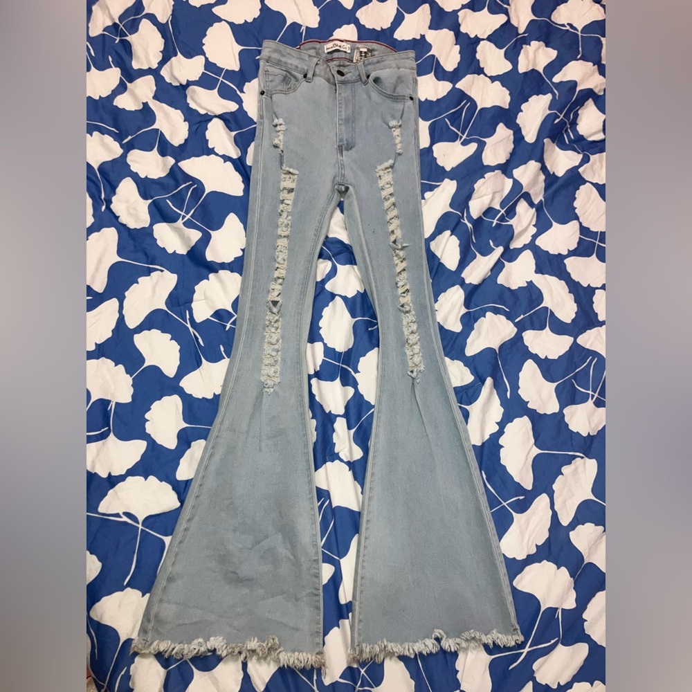 Women and Junior’s Light Wash  Distressed Flare Leg Jean